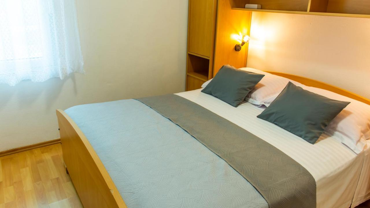 Planikovica Apartments Trogir Buitenkant foto