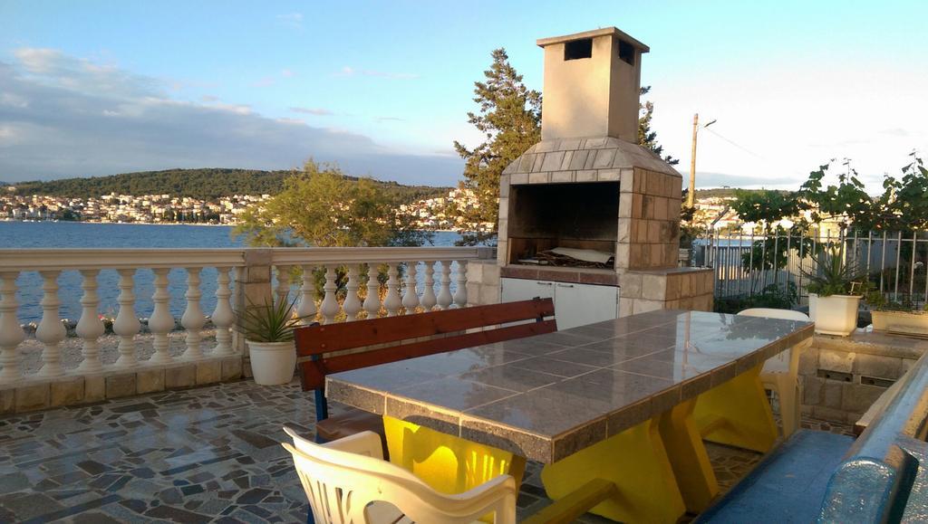 Planikovica Apartments Trogir Buitenkant foto